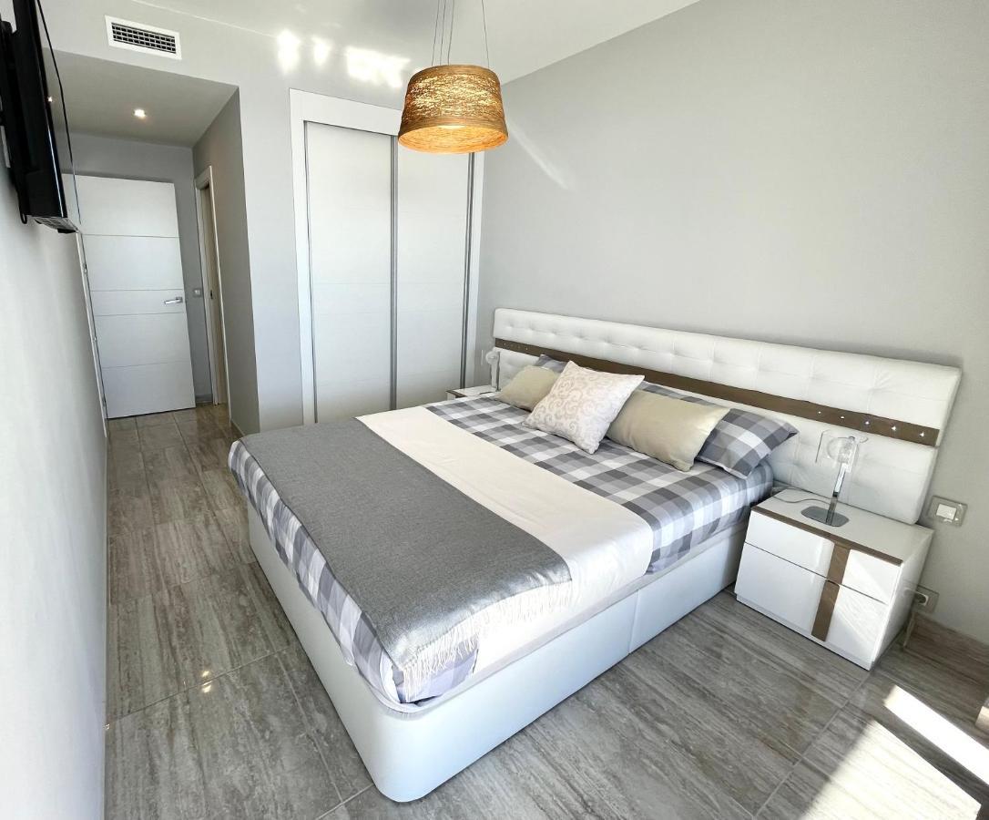Apartment Exclusive On The First Line Of Sol Y Mar
